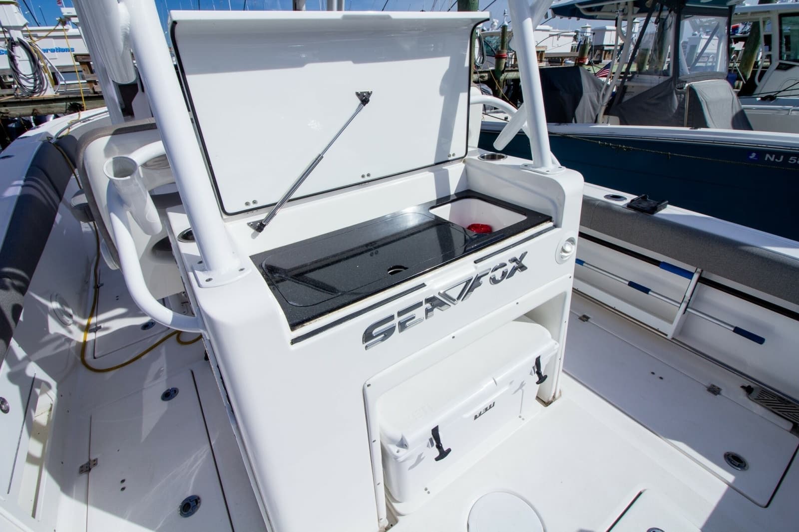 2019 Sea Fox 328 Commander
