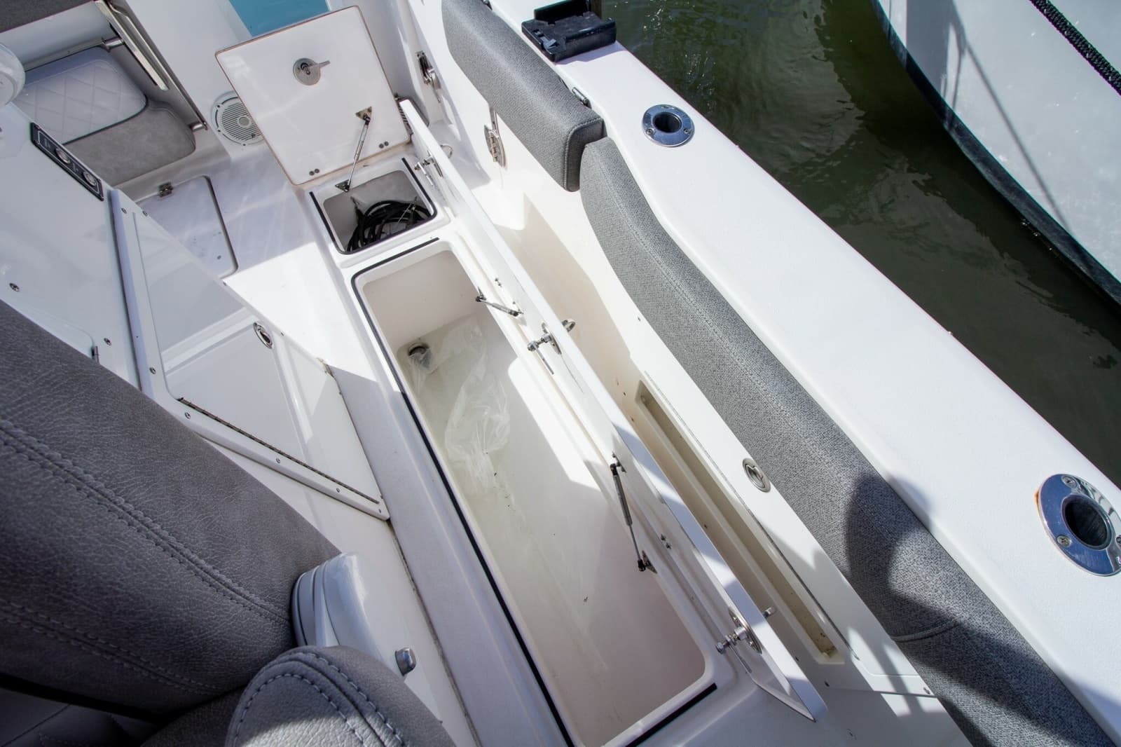 2019 Sea Fox 328 Commander