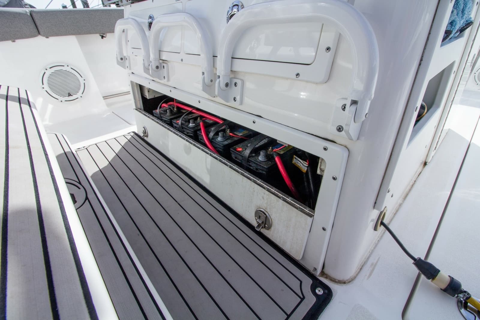 2019 Sea Fox 328 Commander