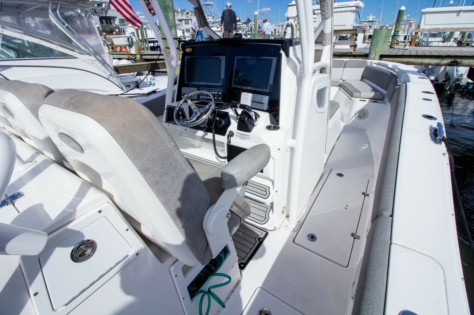2019 Sea Fox 328 Commander