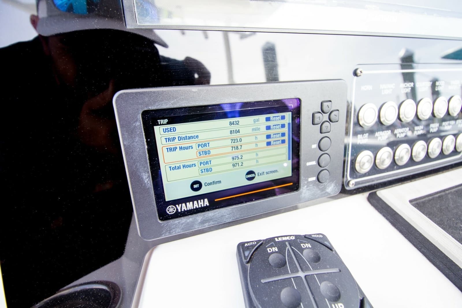 2019 Sea Fox 328 Commander
