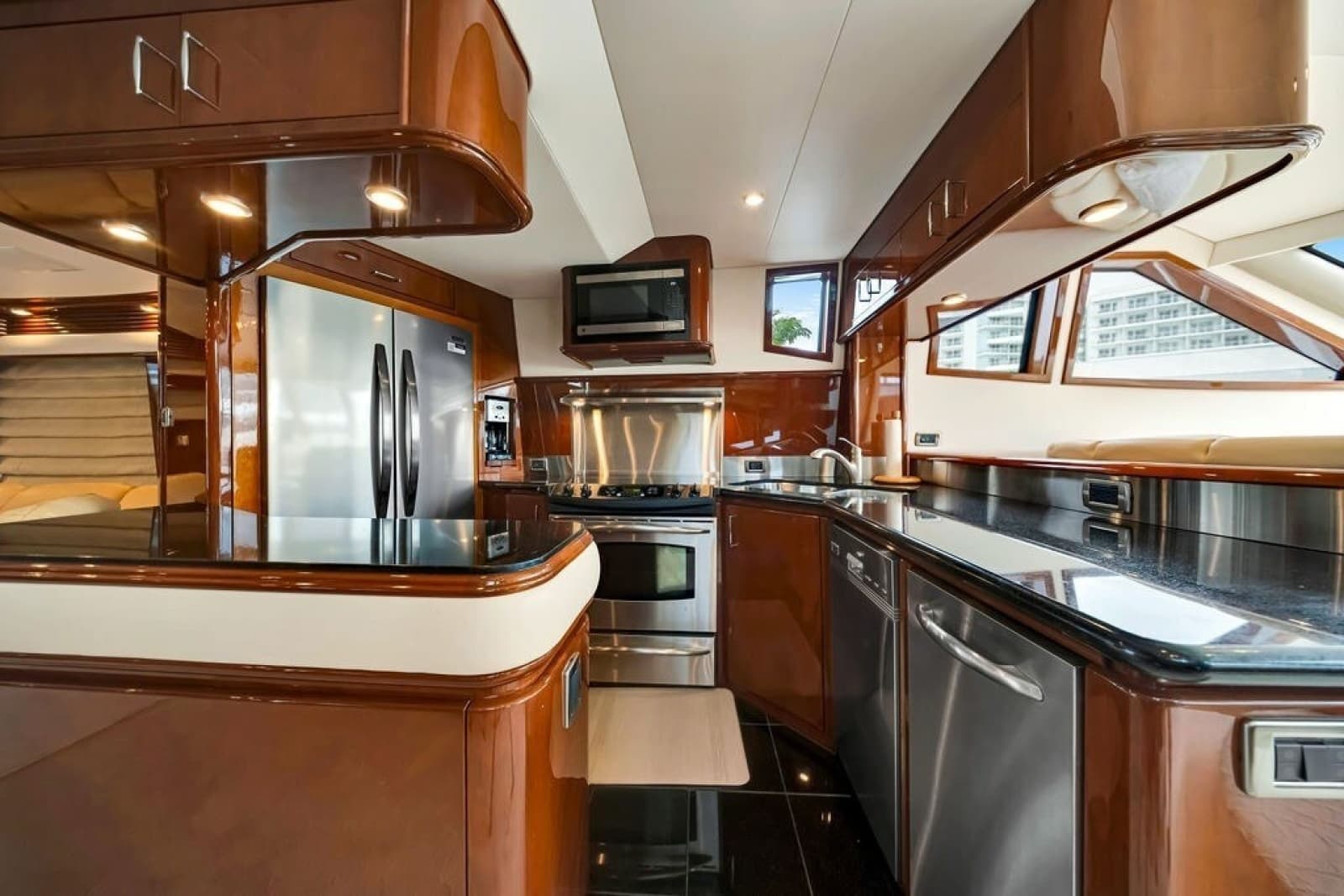2007 Marquis 65