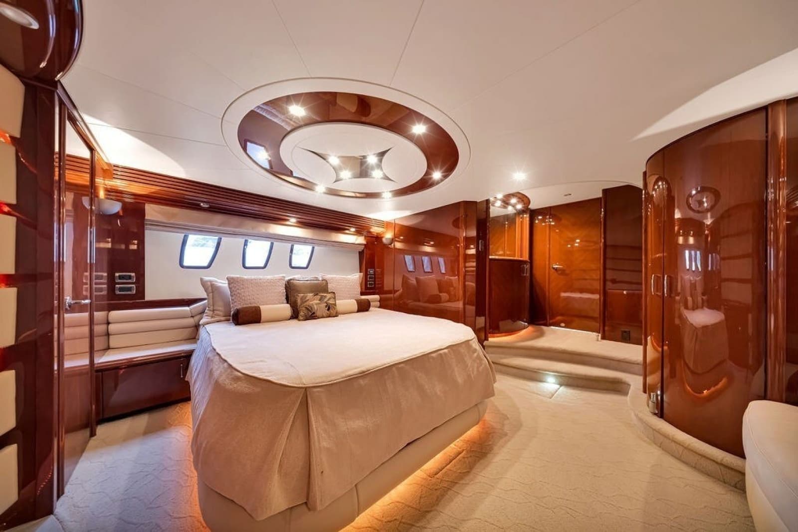 2007 Marquis 65