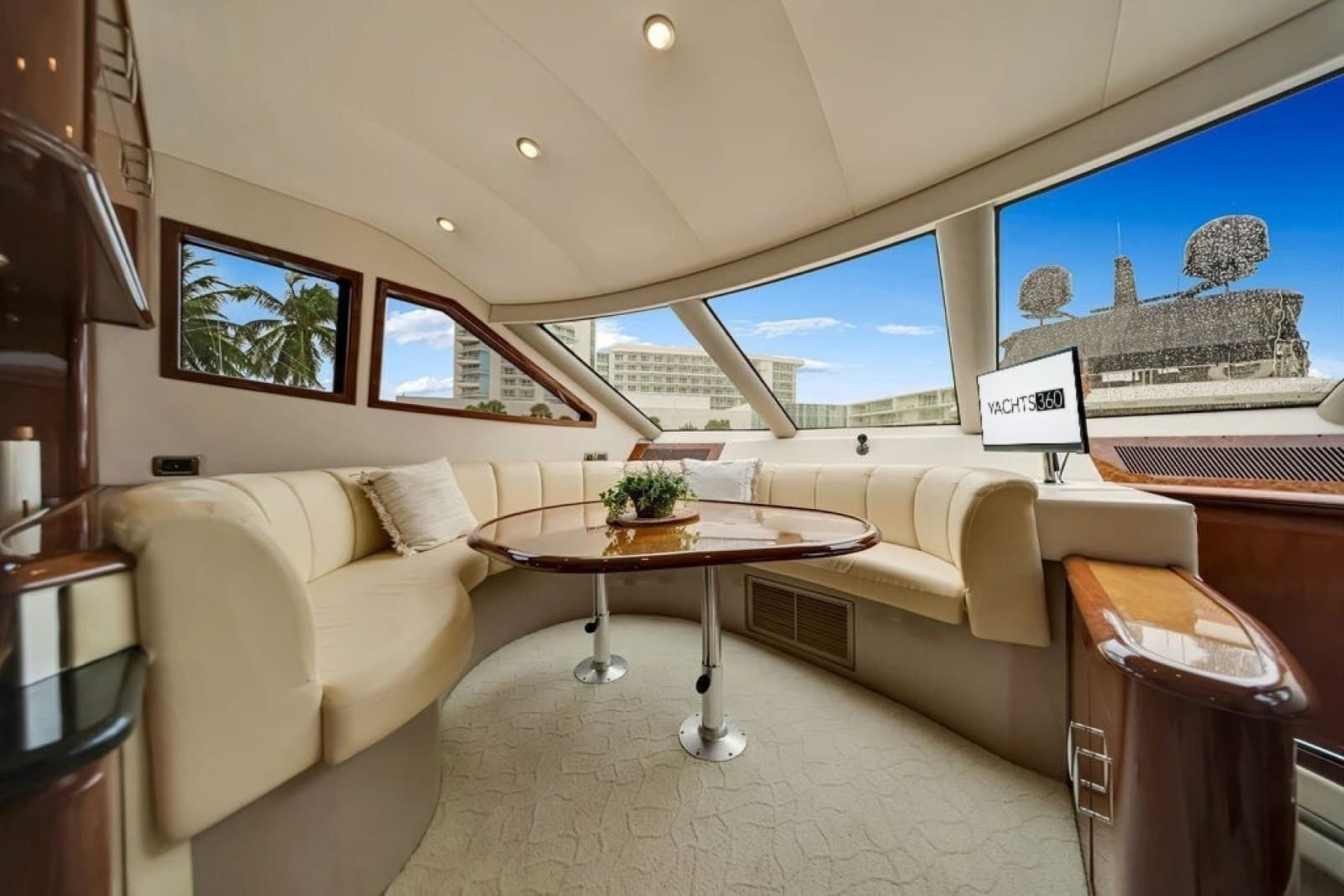2007 Marquis 65