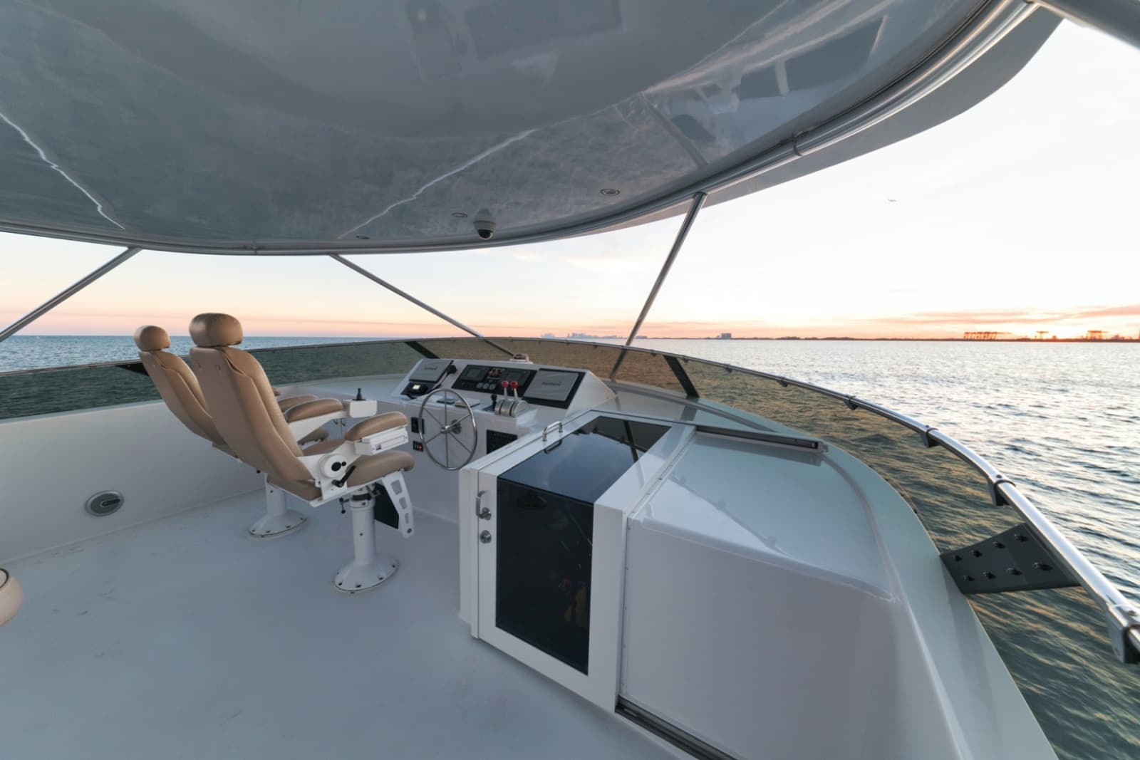 2002 Hatteras CPMY