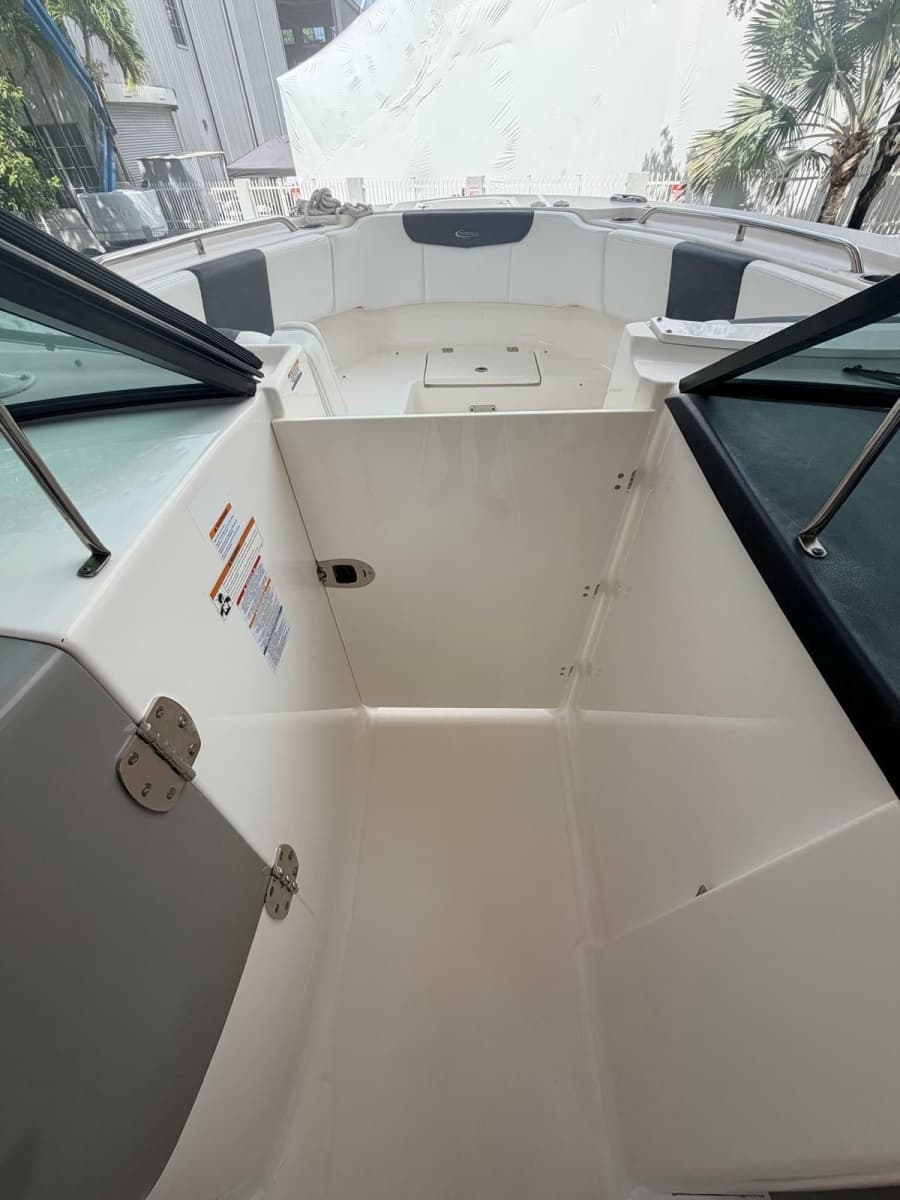 2019 Robalo 