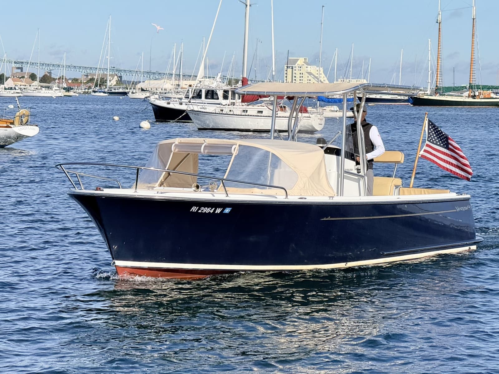 2010 Vanquish 24 Runabout