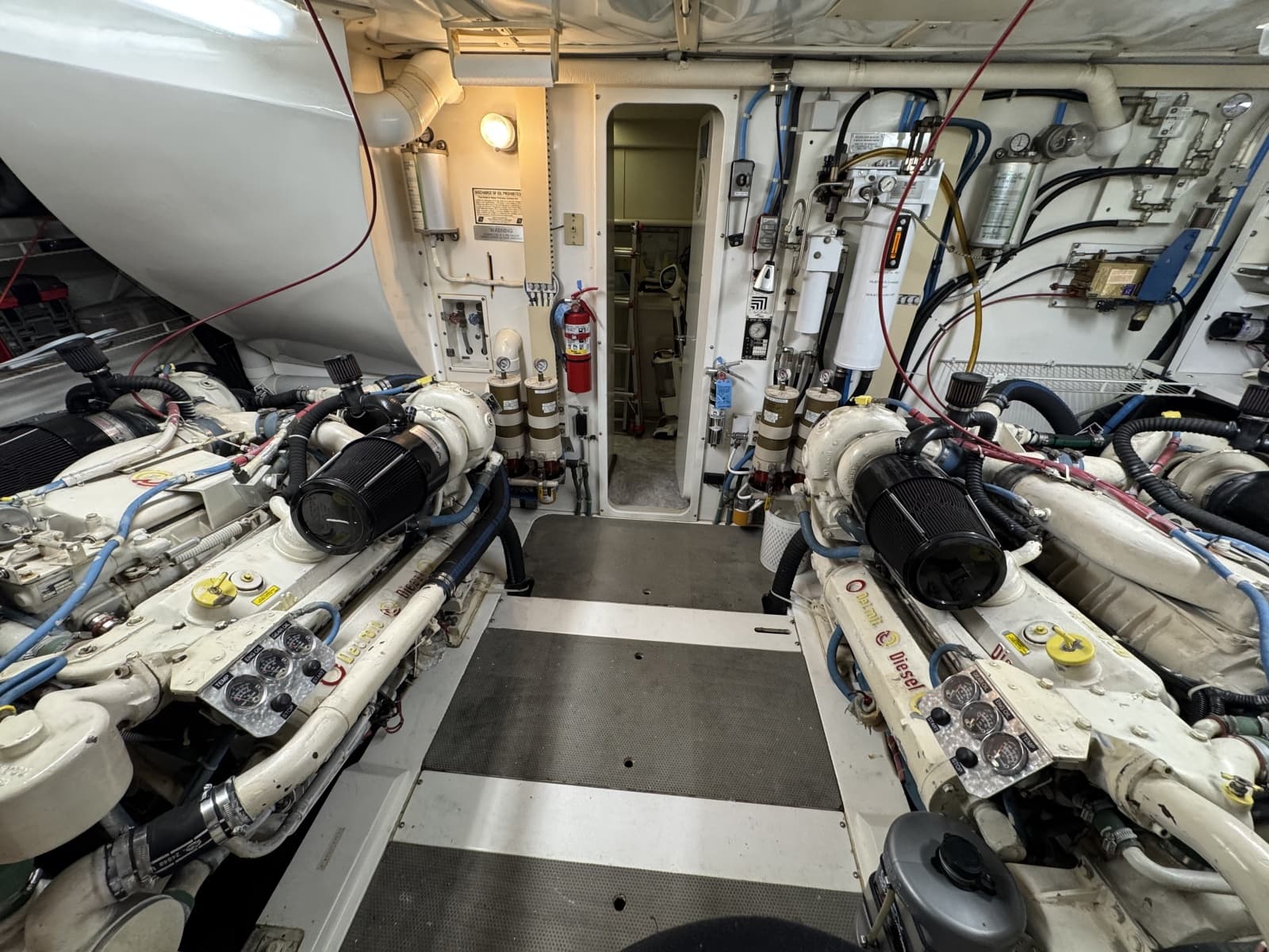 1990 Viking 55 MOTOR YACHT WIDE BODY