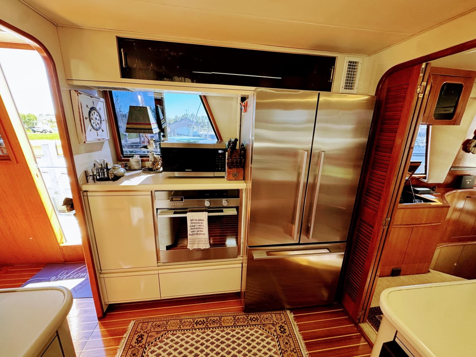 1990 Viking 55 MOTOR YACHT WIDE BODY