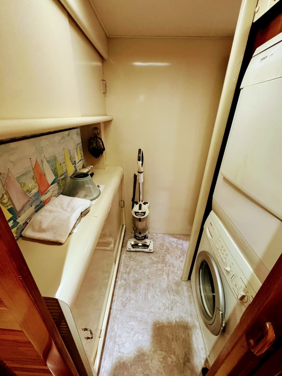 1990 Viking 55 MOTOR YACHT WIDE BODY