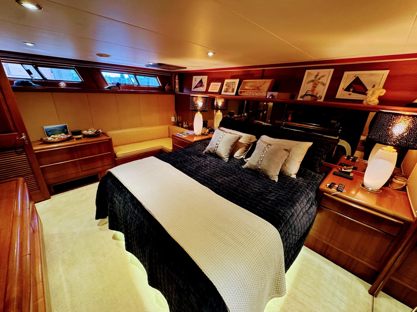 1990 Viking 55 MOTOR YACHT WIDE BODY