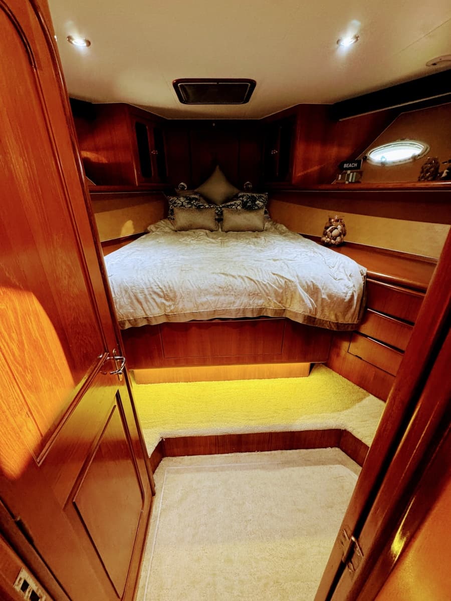 1990 Viking 55 MOTOR YACHT WIDE BODY