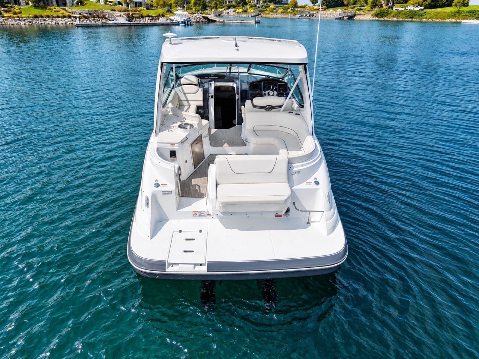 2020 Cruisers Yachts 35 Express