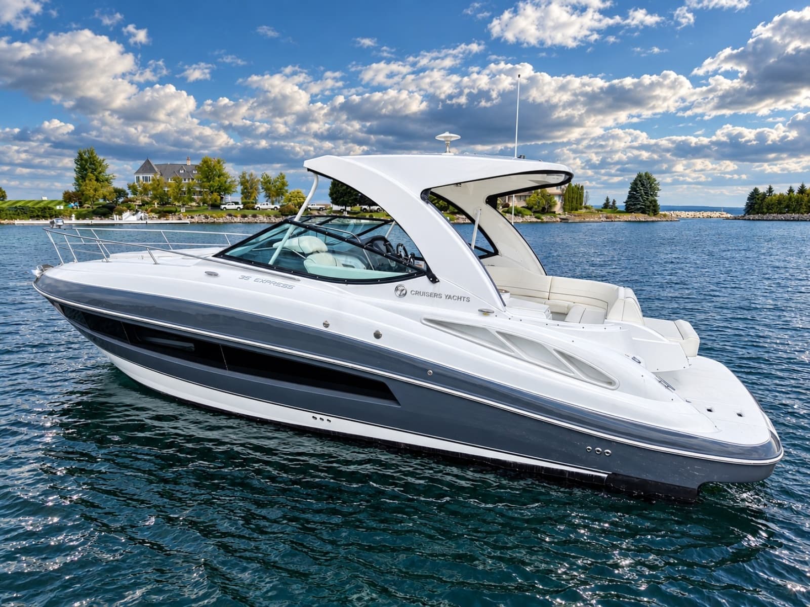 2020 Cruisers Yachts 35 Express