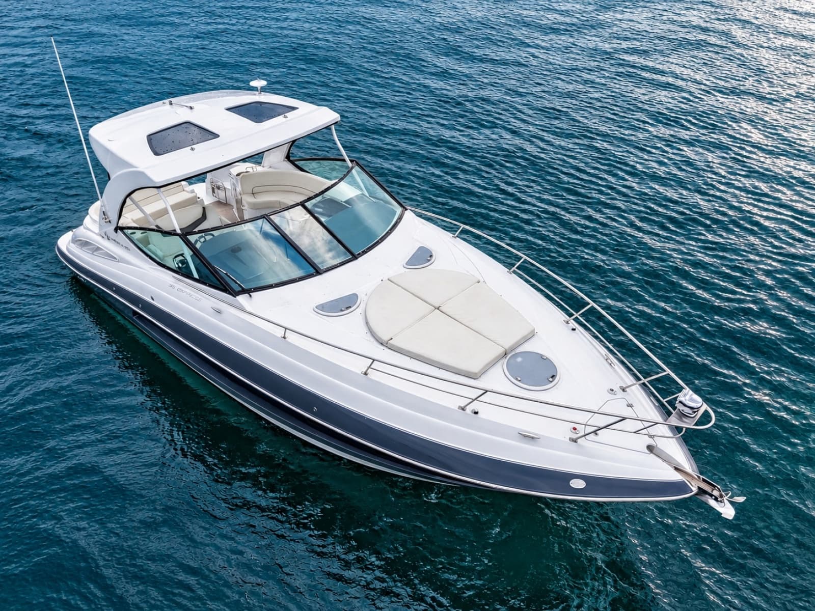 2020 Cruisers Yachts 35 Express