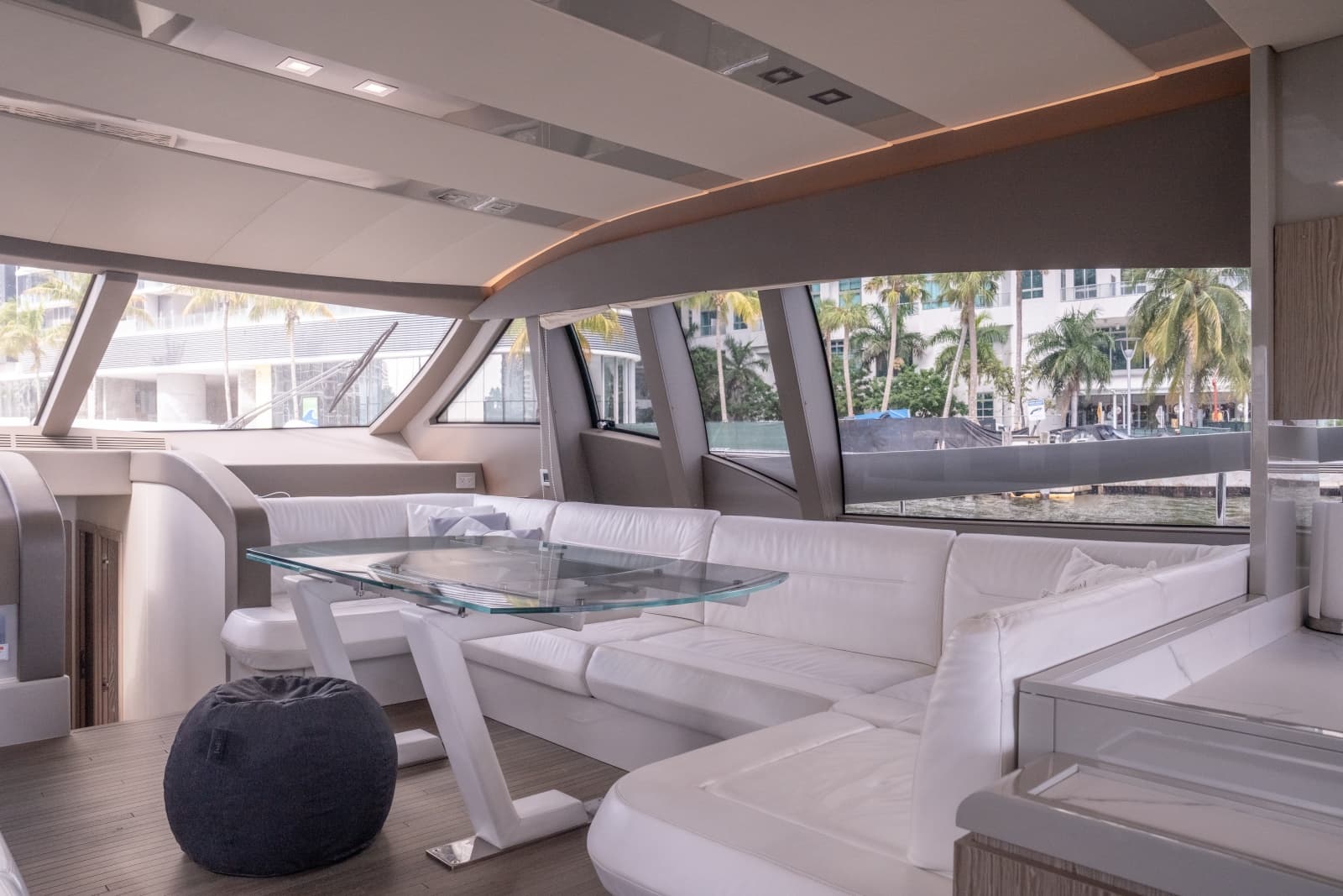 2016 Ferretti Yachts 