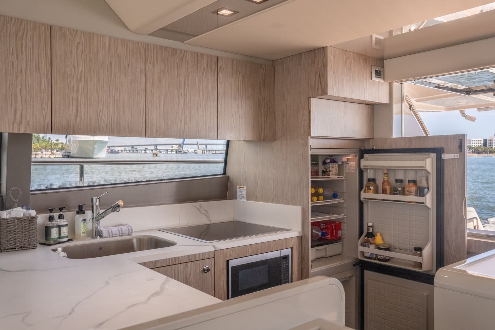 2016 Ferretti Yachts 