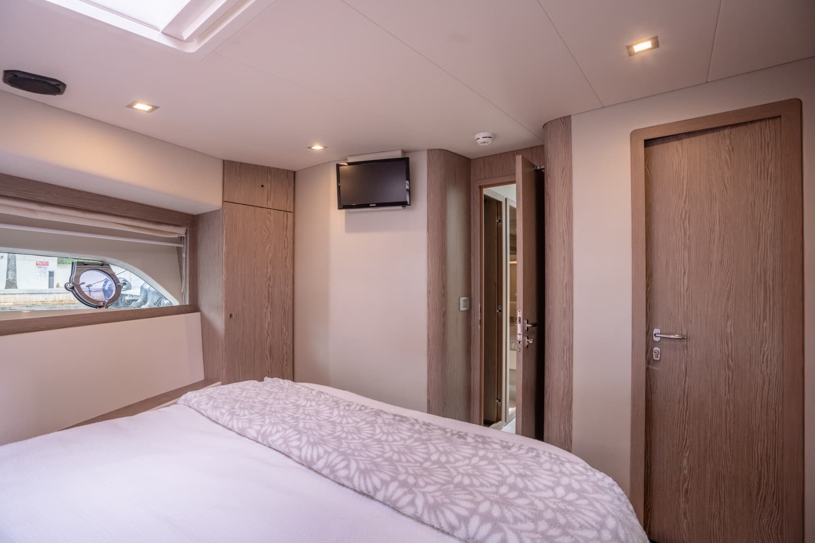 2016 Ferretti Yachts 