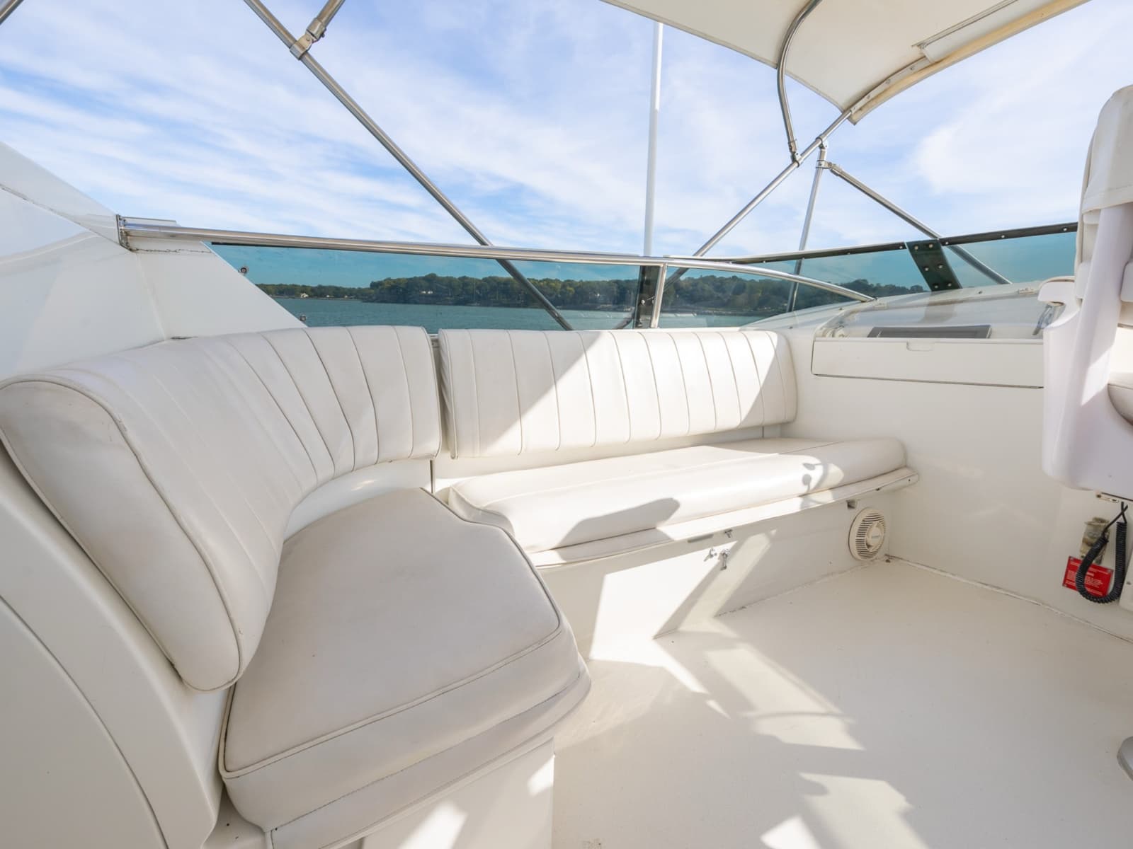 1995 Hatteras 52 Cockpit Motor Yacht