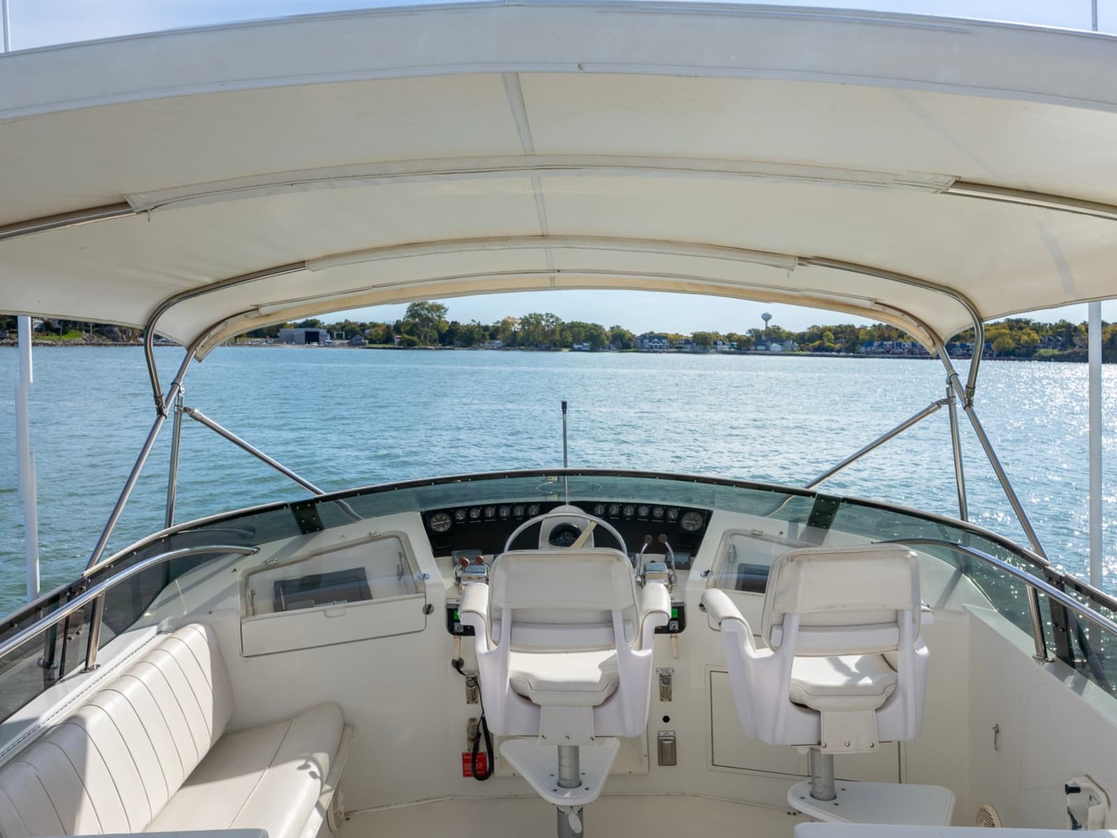 1995 Hatteras 52 Cockpit Motor Yacht