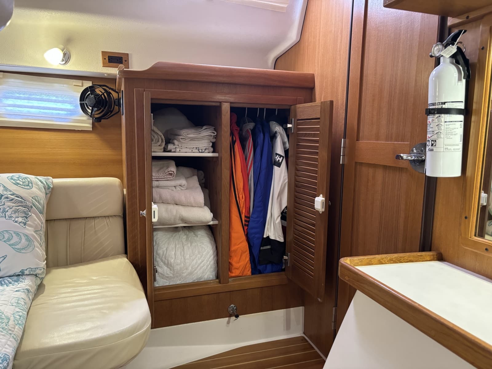 2007 Catalina 387