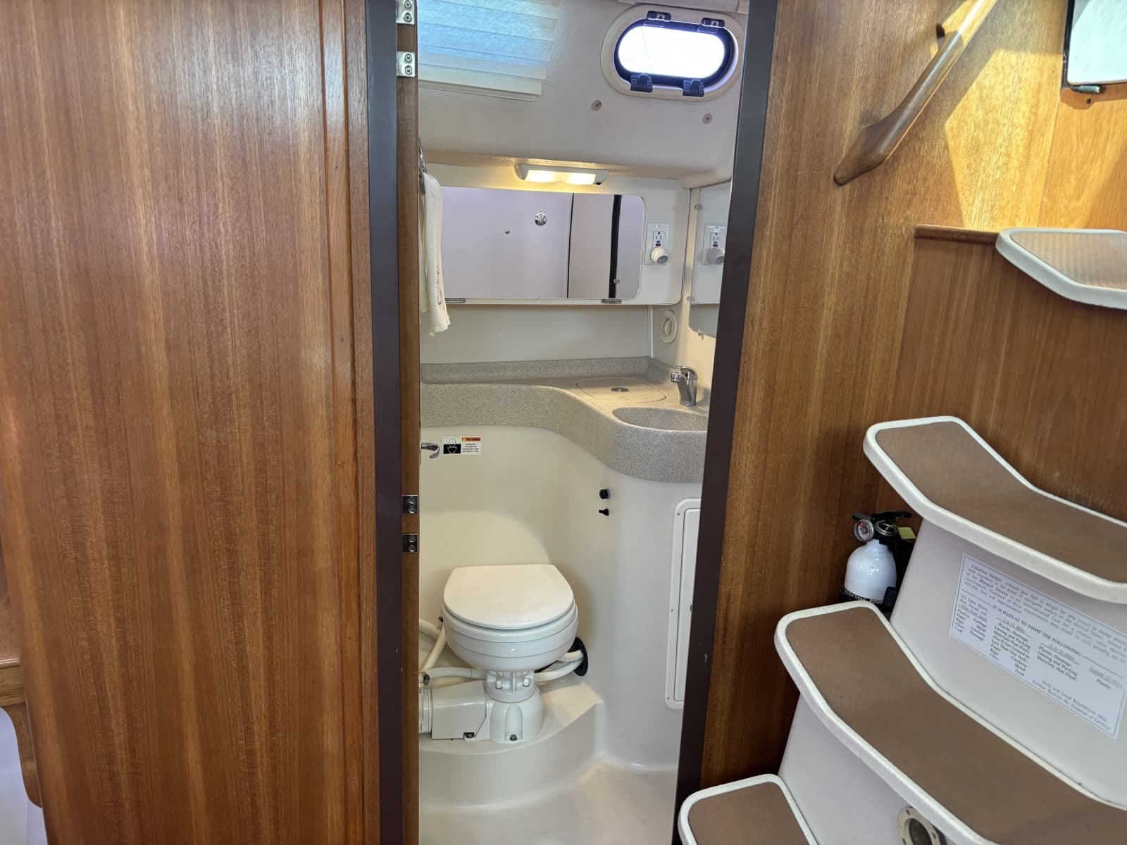 2007 Catalina 387