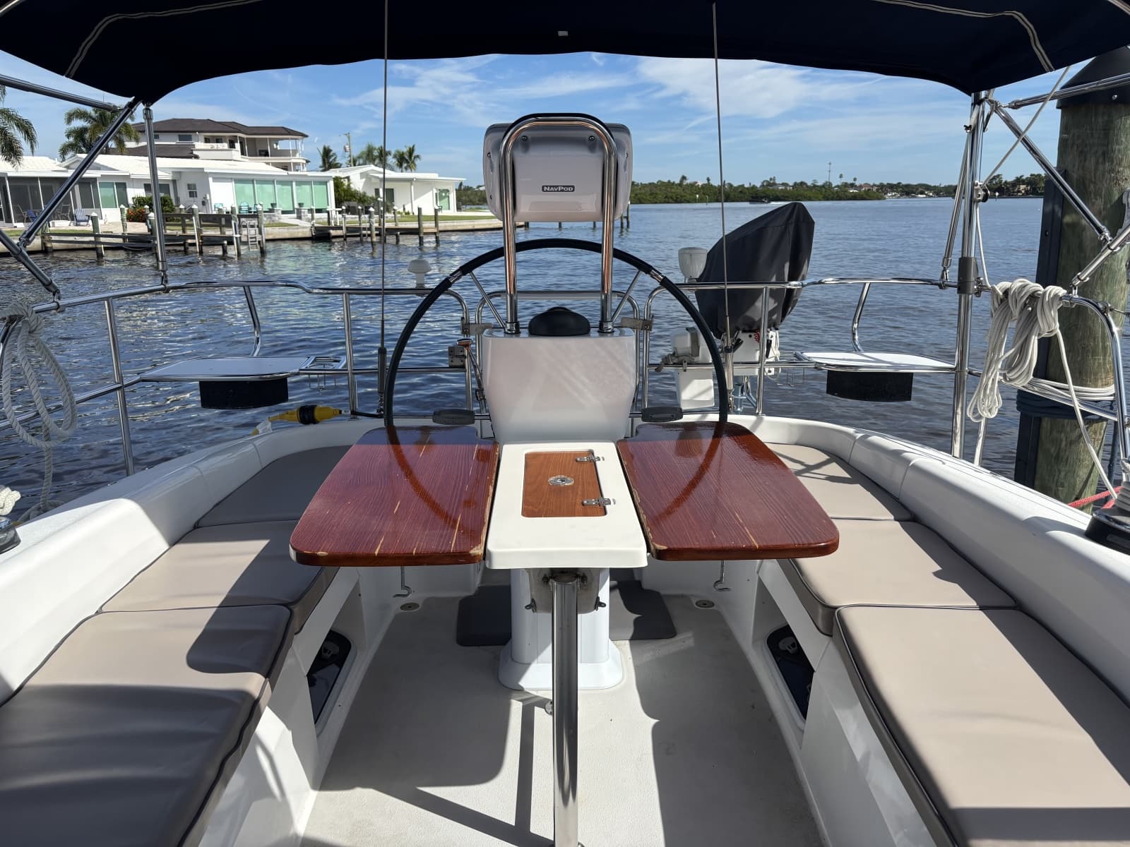 2007 Catalina 387