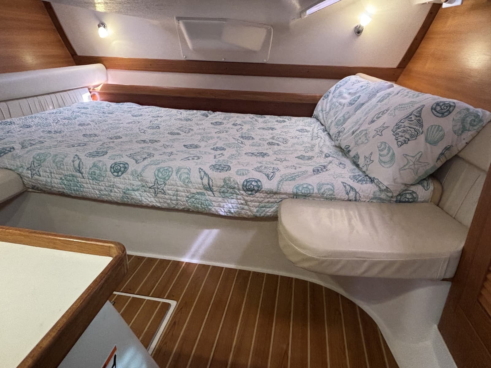 2007 Catalina 387