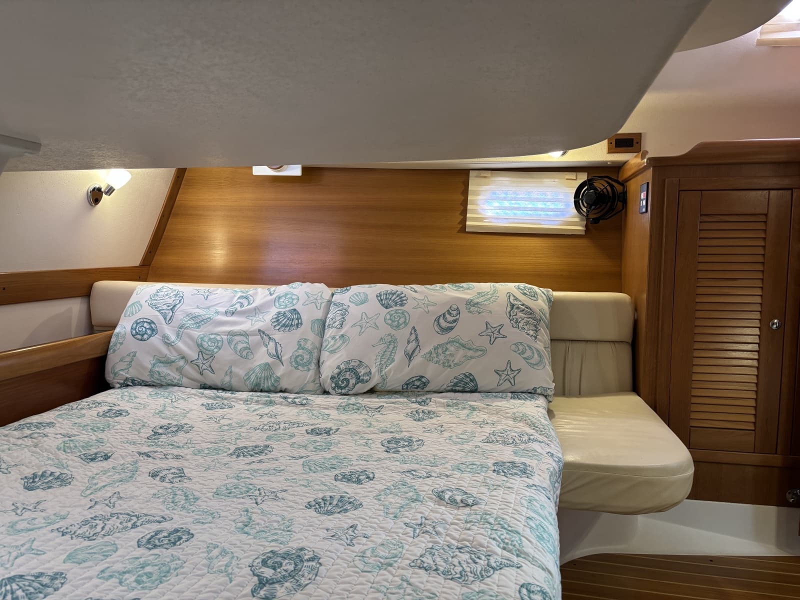 2007 Catalina 387