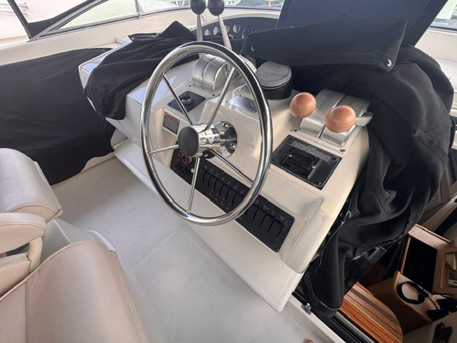 2000 Bayliner 5288 Pilot House Motoryacht