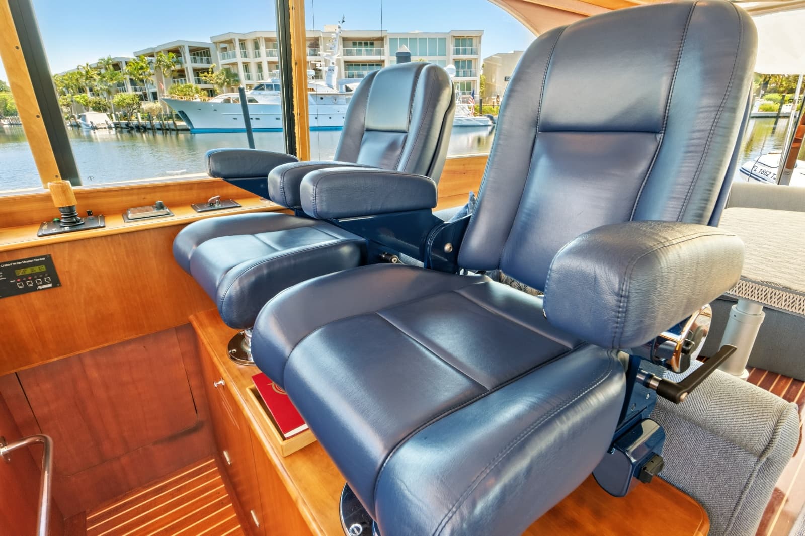 2007 Hinckley Talaria 55MY