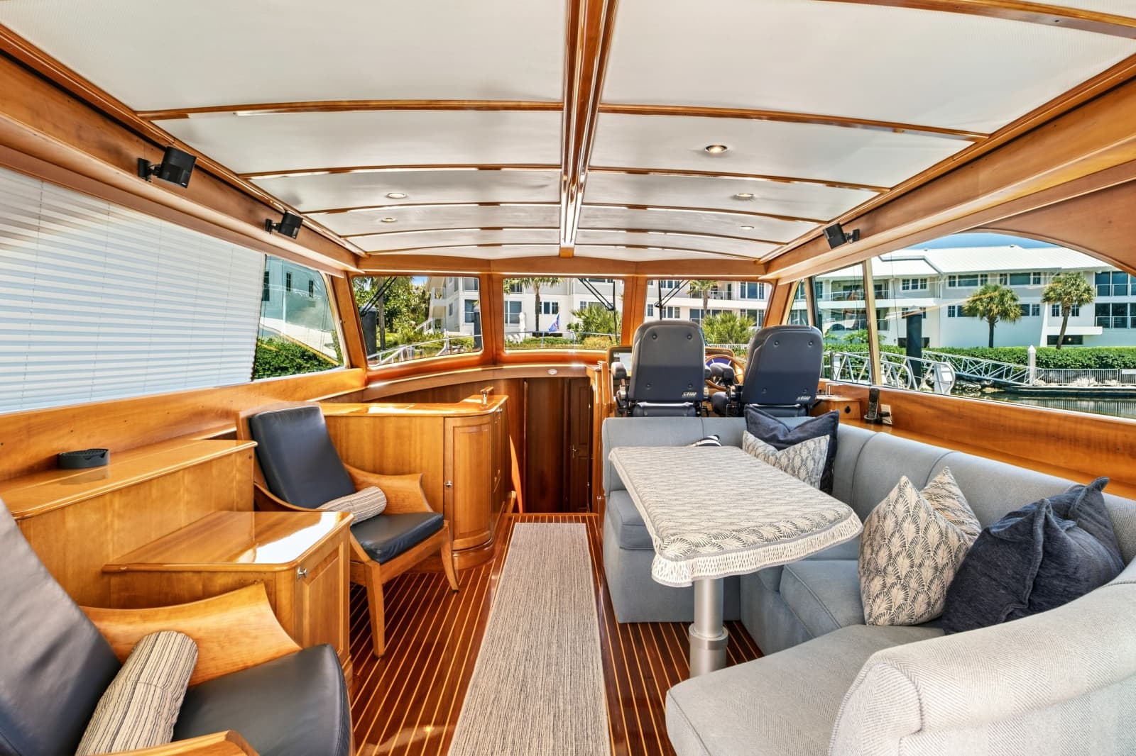 2007 Hinckley Talaria 55MY