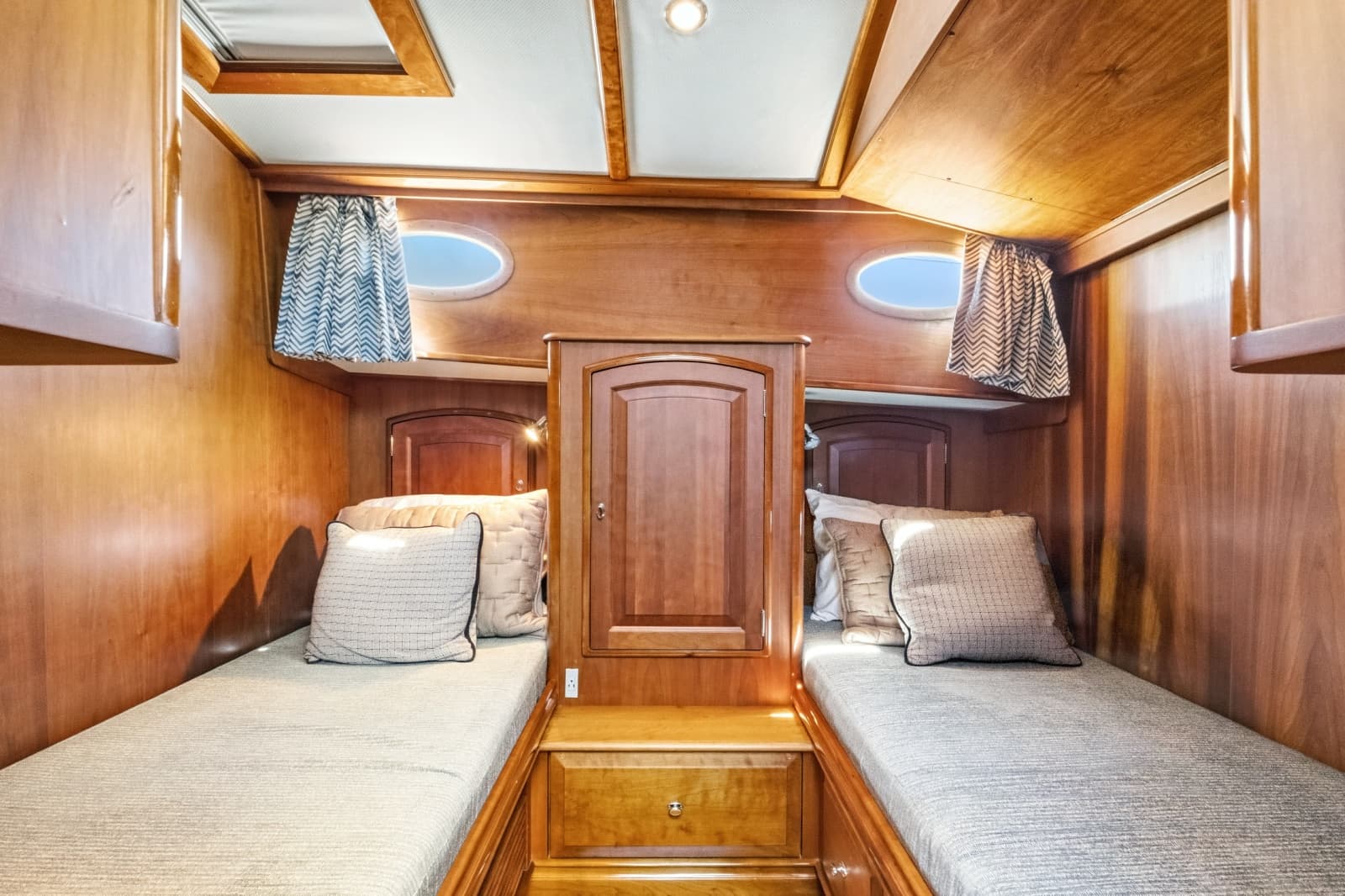 2007 Hinckley Talaria 55MY