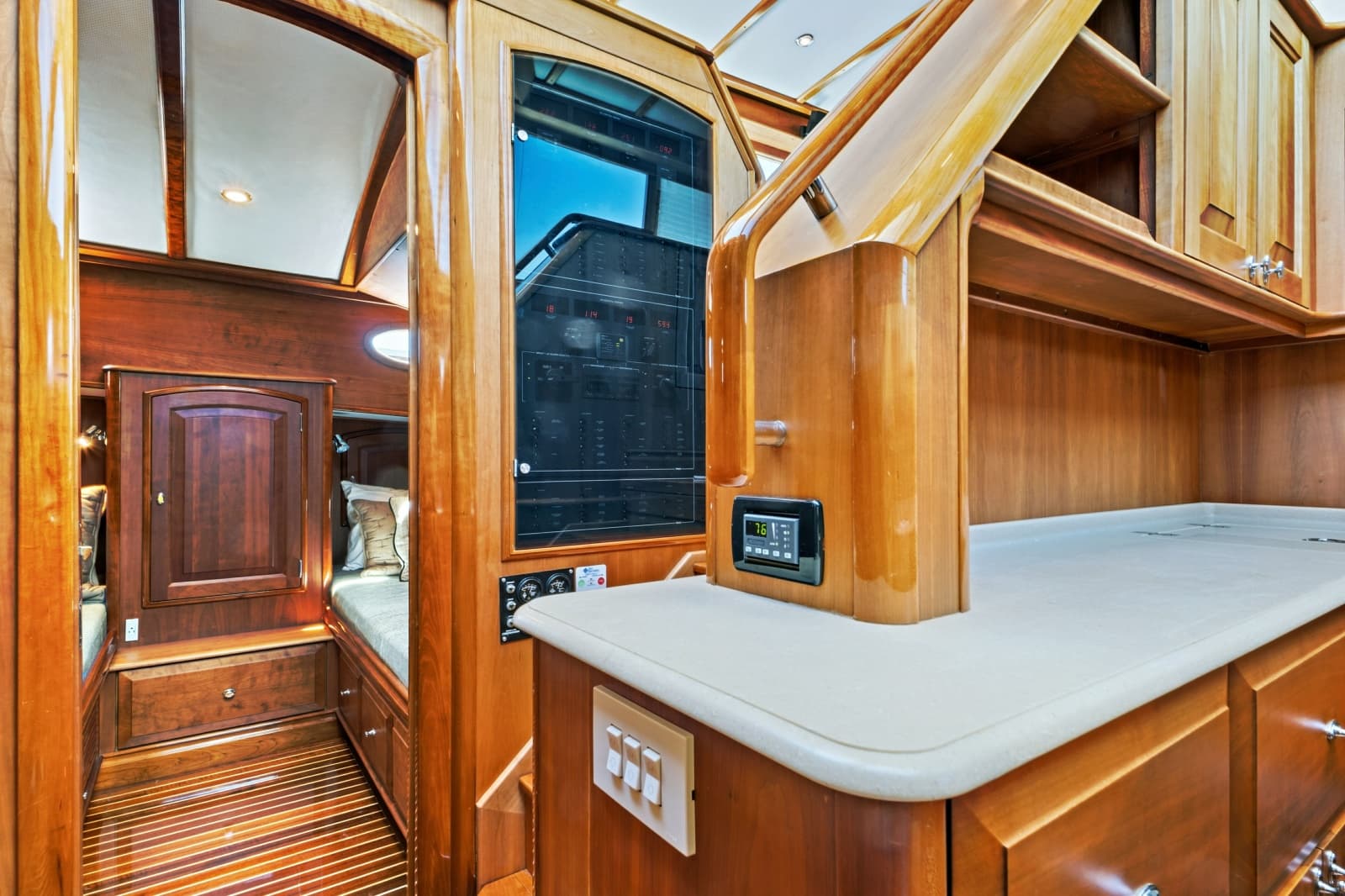 2007 Hinckley Talaria 55MY