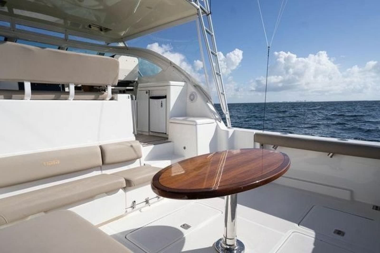 2005 Tiara Yachts 4200 Open