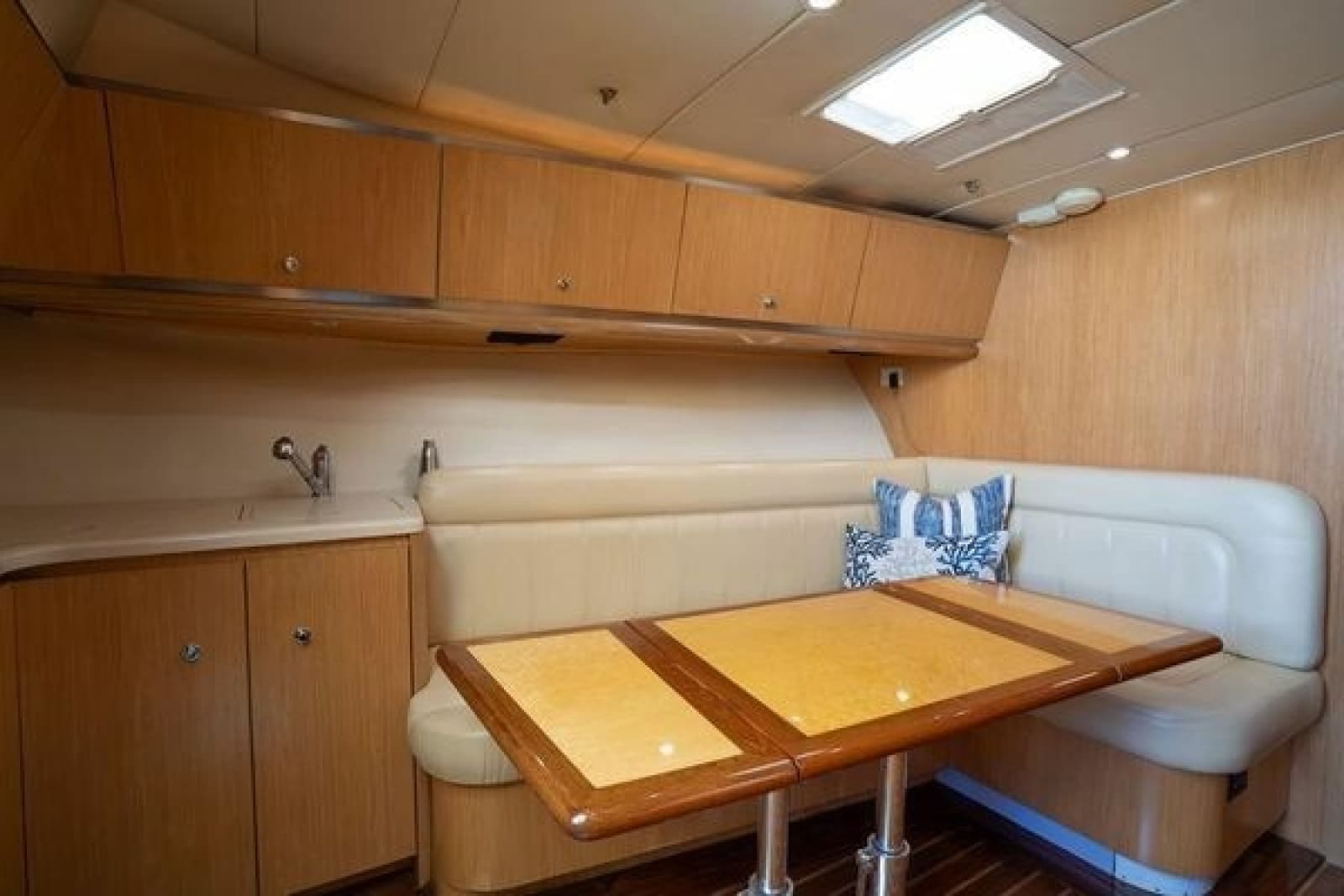 2005 Tiara Yachts 4200 Open