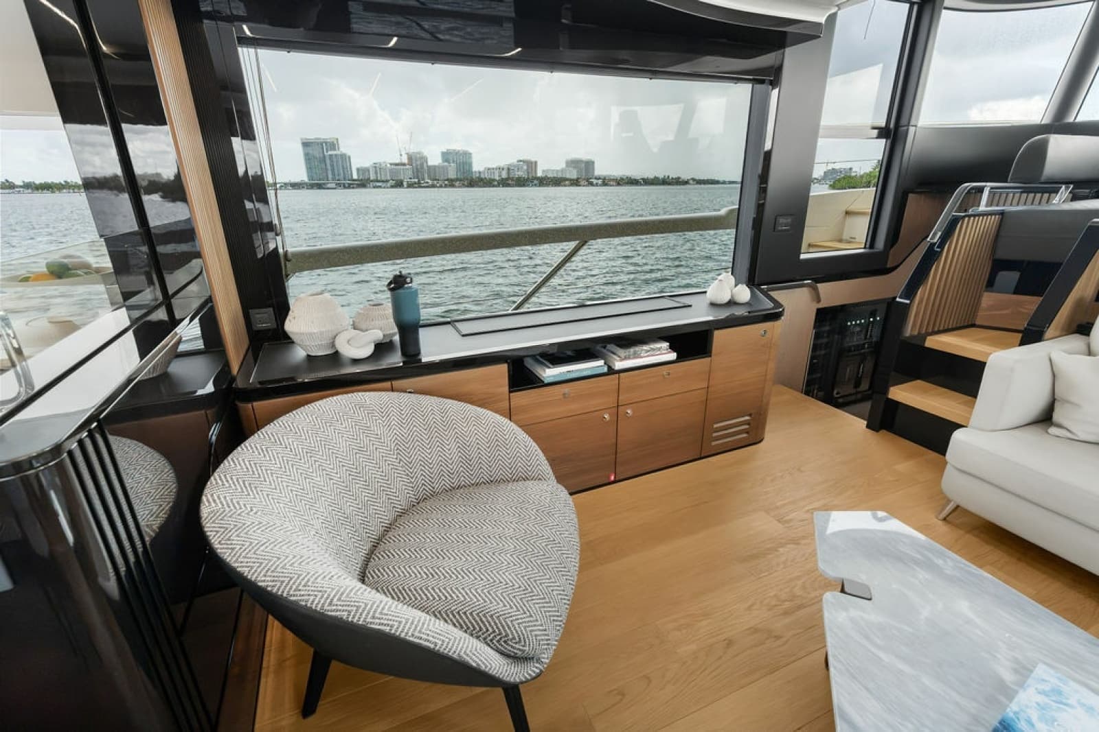 2023 Absolute Navetta 64