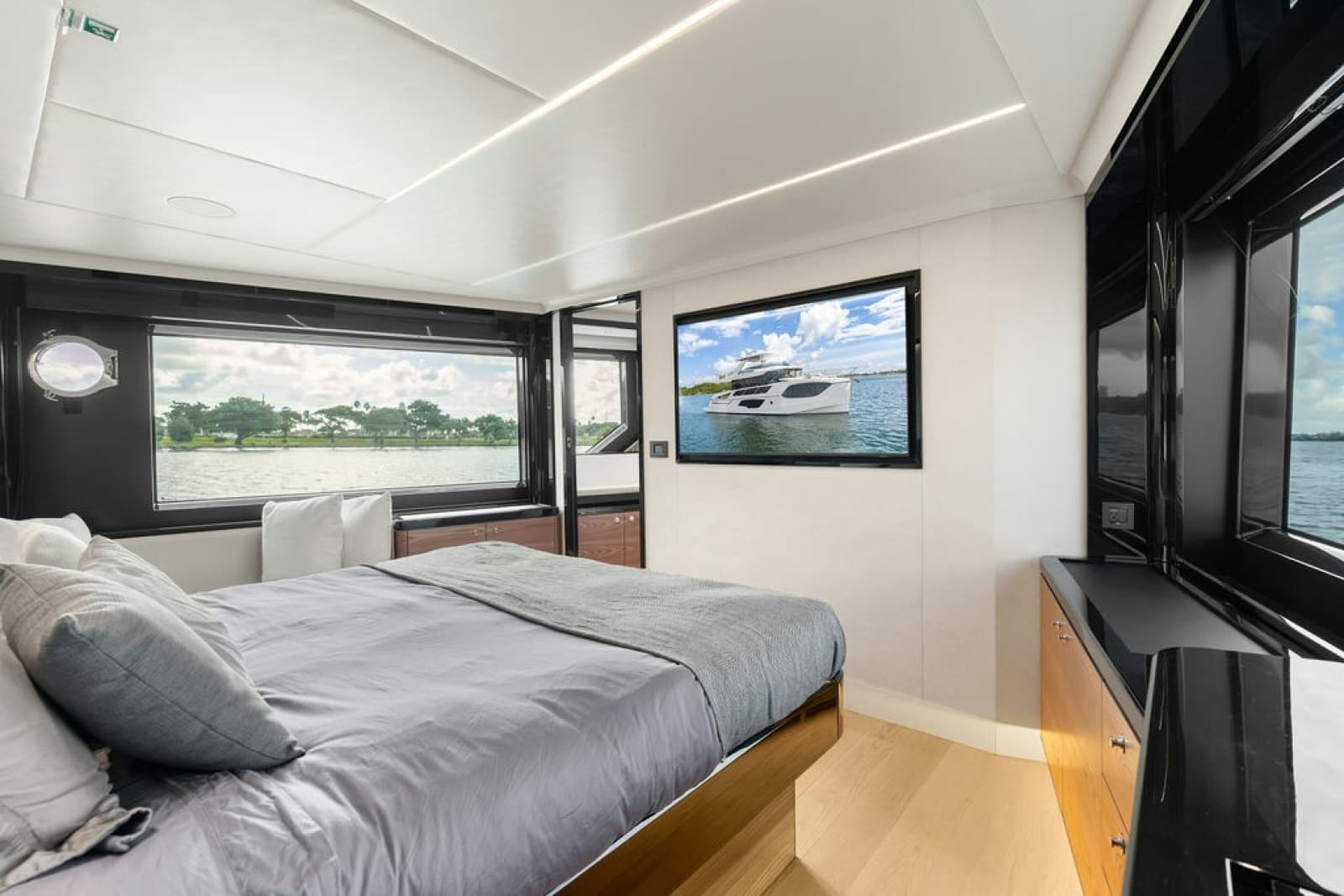 2023 Absolute Navetta 64