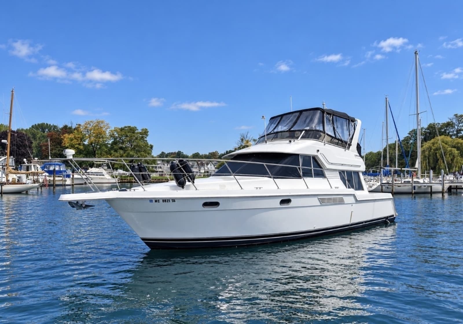 1999 Carver 370 Voyager