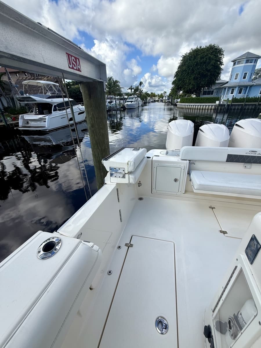 2021 Cobia 350