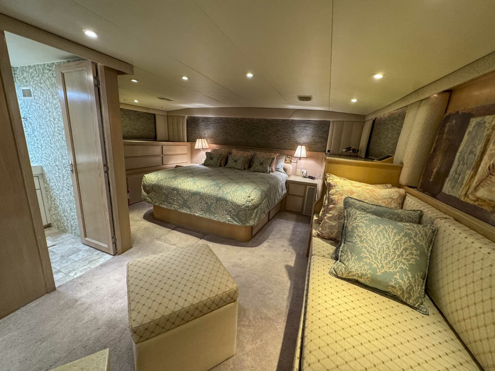 1991 Hatteras 70 Cockpit Motor Yacht