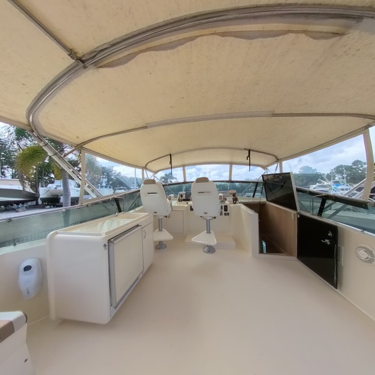 1991 Hatteras 70 Cockpit Motor Yacht