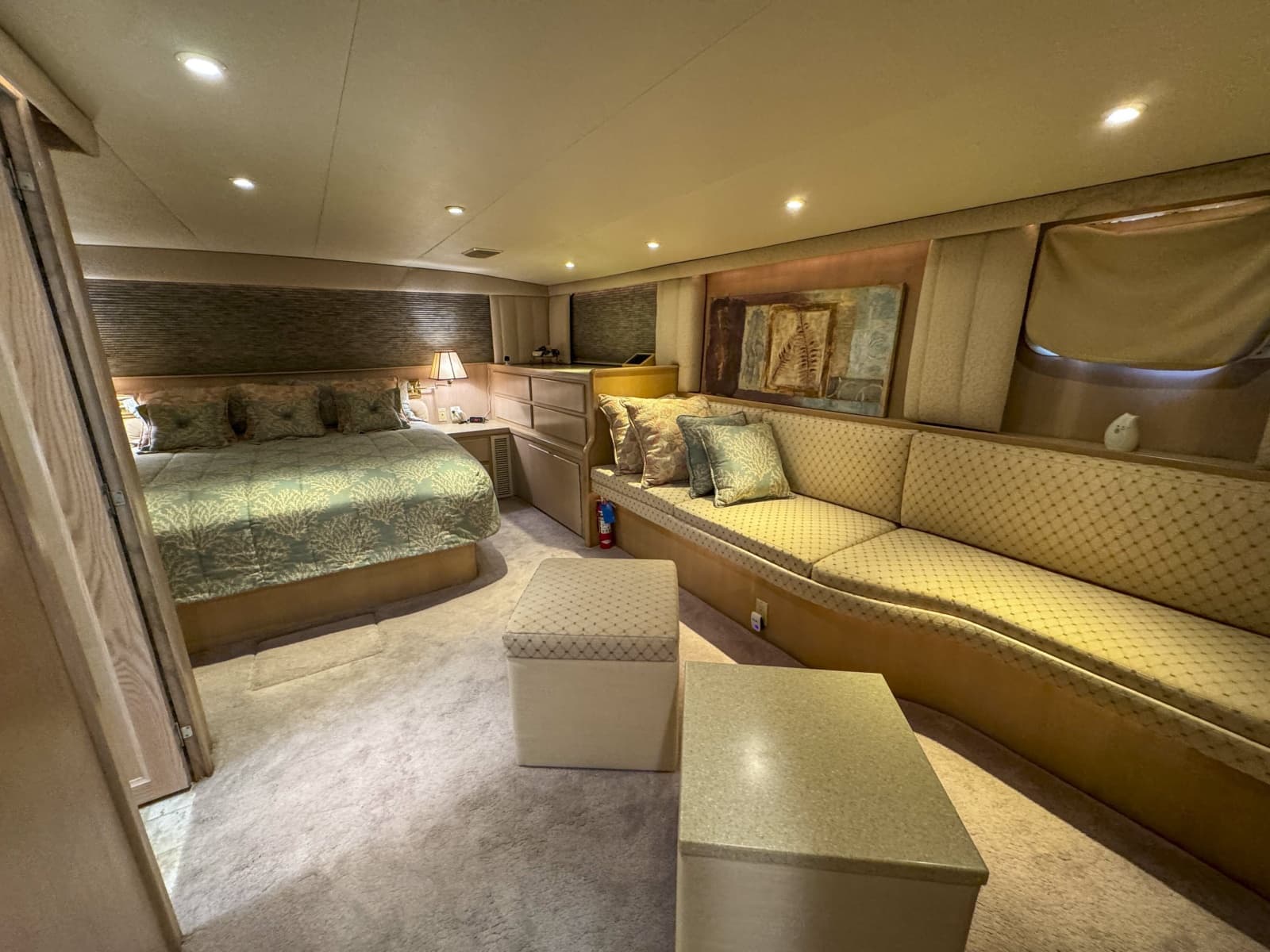 1991 Hatteras 70 Cockpit Motor Yacht