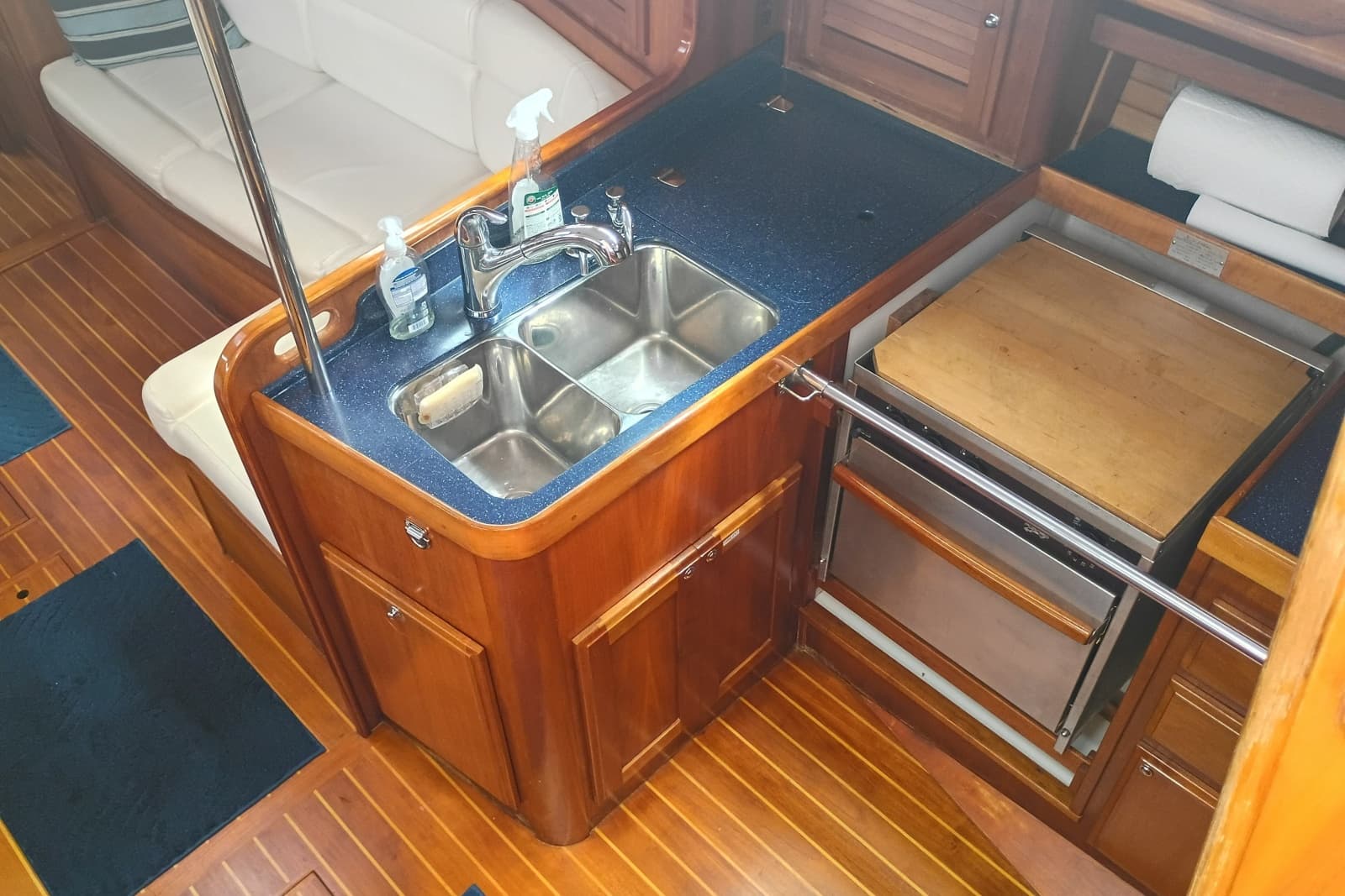 2005 Sabre 426