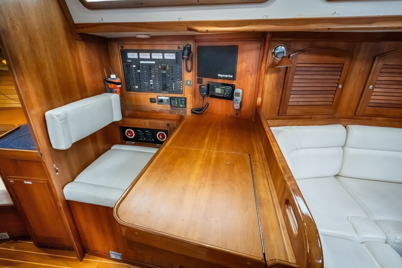 2005 Sabre 426
