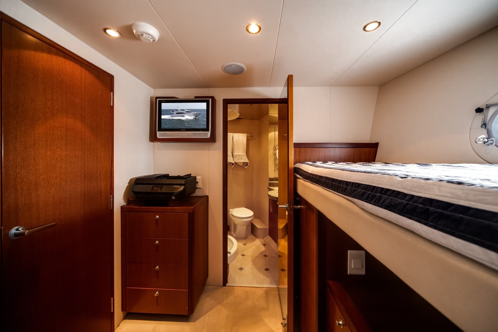 2008 Hatteras 