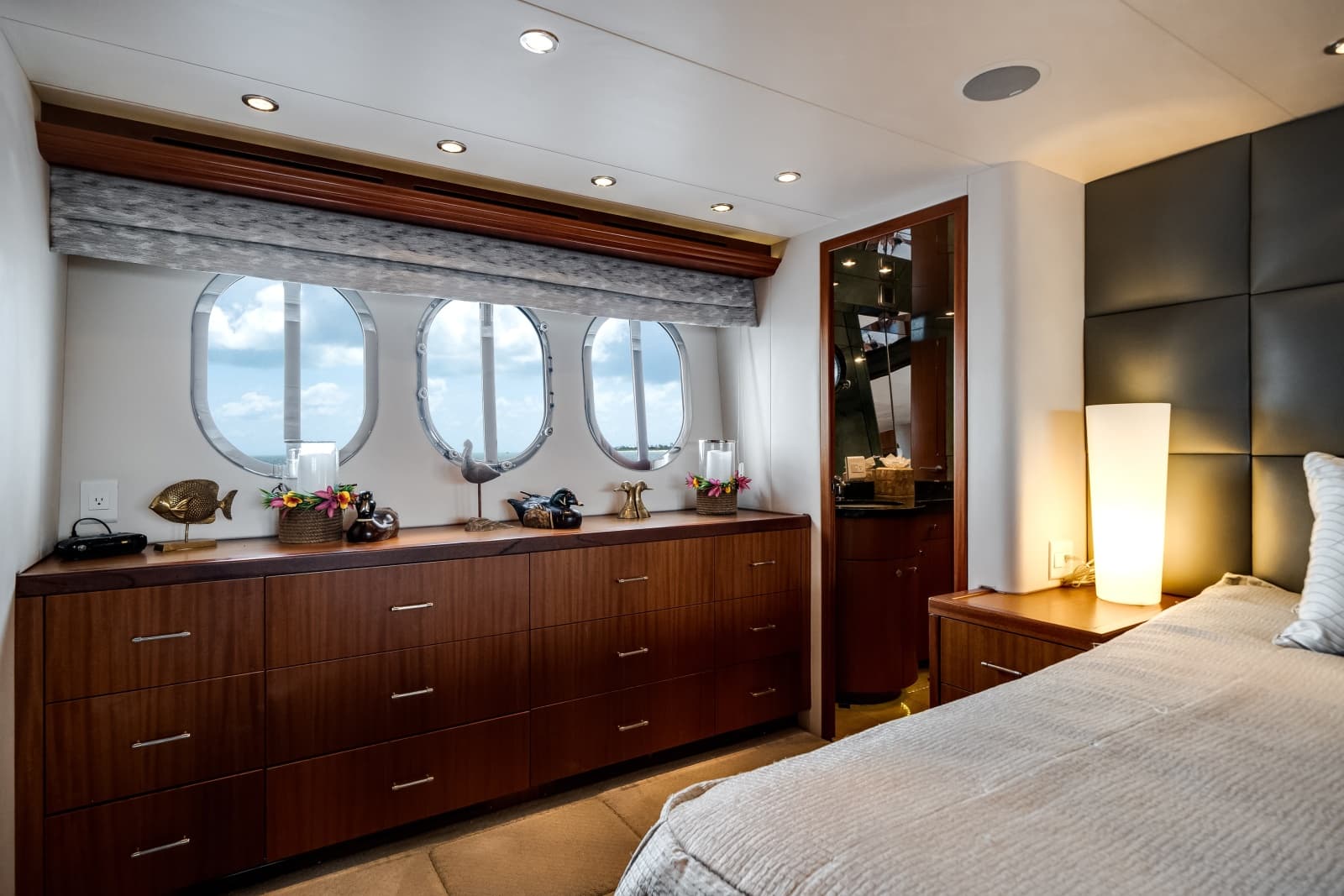 2008 Hatteras 