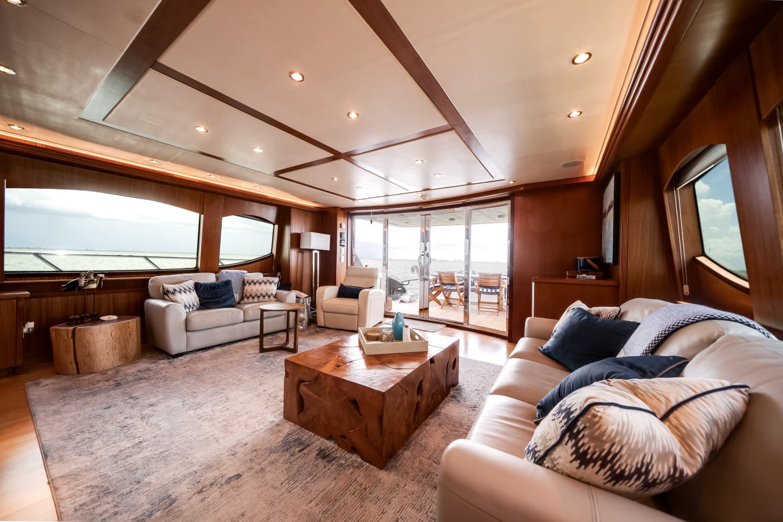 2008 Hatteras 