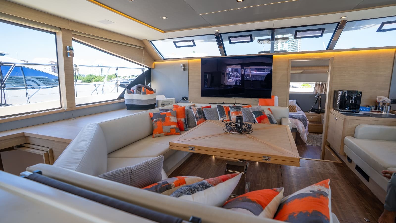 2025 Aquila 54 Yacht