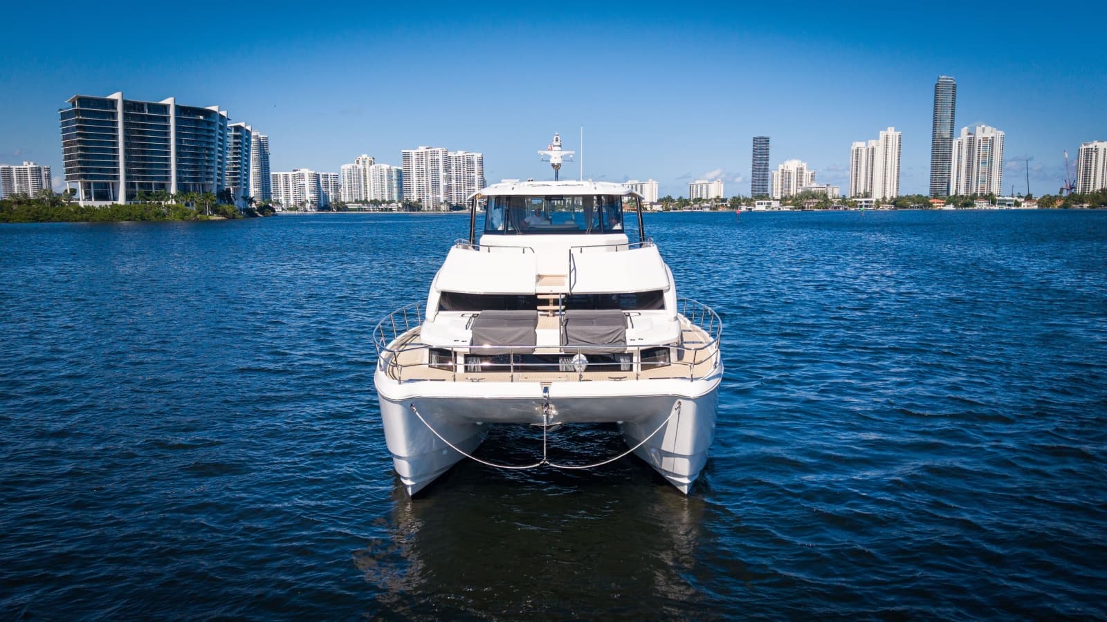 2025 Aquila 54 Yacht